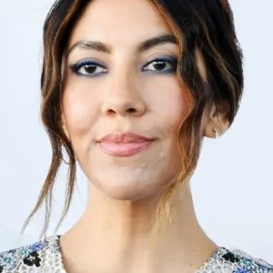 تصویر هنرمند Stephanie Beatriz